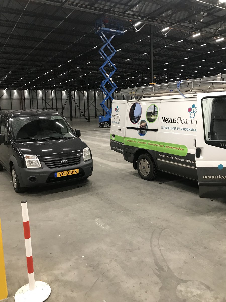 NexusCleaning's tweet photo. Vorige week en vandaag en morgen nog oplevering bedrijfshal in Wijchen van 25.000m2 met kantoren, daarna rest vd week oplevering supermarkt in Luik (B) en volgende week voor andere supermarktketen oplevering in Tilburg. #schoonmaak #bouwoplevering https://t.co/UUhlXg1qHy