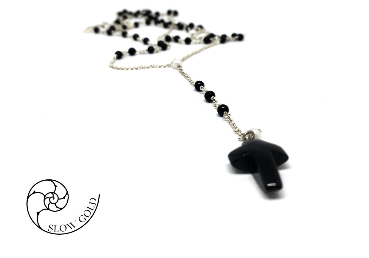 Slow_Gold's tweet photo. Rosario ammagliato a mano in argento 925‰ con Onice nero, Perle di acqua dolce e piccola Croce in Onice #gioielli #onice #natale #christmas https://t.co/FlOULAm42w https://t.co/NIpAQNddb1
