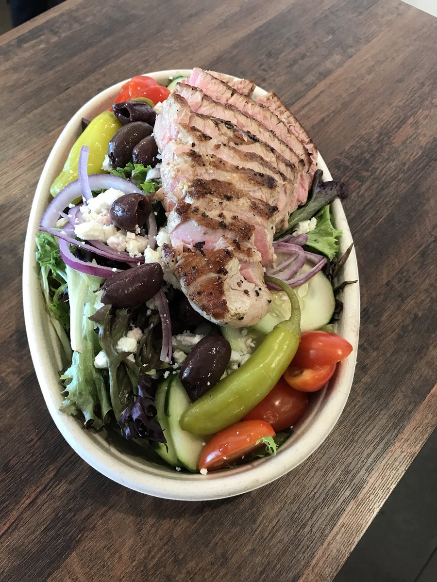 AspenBurgerCo's tweet photo. Hungry yet? #cleaneats #eatatabc #aspenburgercompany #greeksalad #yellowfintuna https://t.co/2WXR2lrx1I