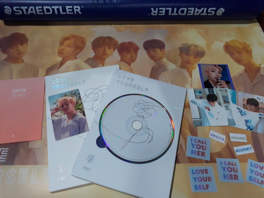 reiofsunshine19's tweet photo. I received the album, poster & freebies today in good condition. Thank you @kesh_rn @mukaklovesdrake @jin1992cokr @sonkiseu . I hope you guys finish the deliveries for the others soon.
Grabe ang feels ko kanina, iyak-tawa ako sa sobrang saya.
#EMEMupdates https://t.co/lDXCuvqglf