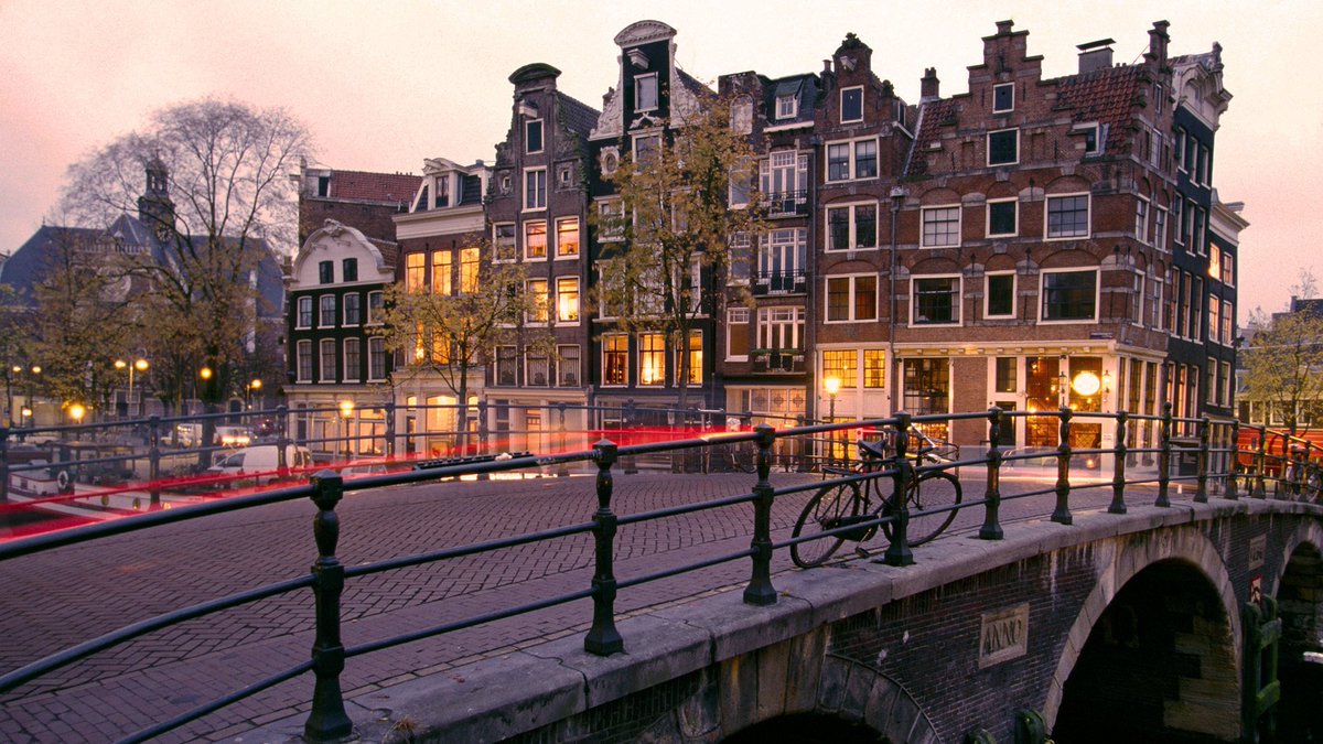 swiftcommunity's tweet photo. We're delighted to welcome delegates and speakers to the SWIFT Premium Services Forum Europe 2017 in Amsterdam https://t.co/WMGNXlUAaX #PSF2017 https://t.co/UFCiahS3Zw
