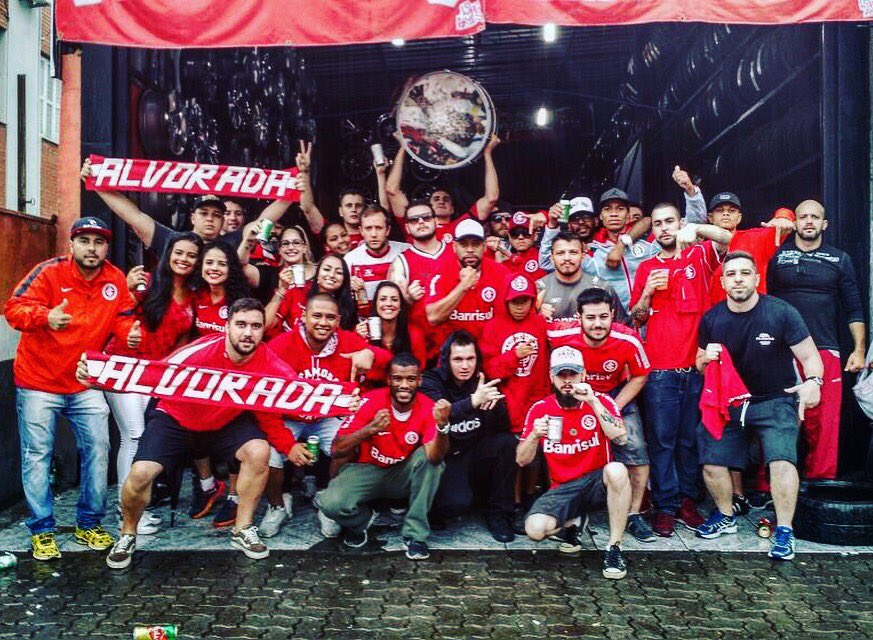 dimitrigl's tweet photo. Encerramos 2017 ao teu lado. O bonde é brabo. Pelo Inter, tudo! #P7 #GuardaPopular #PopulardoInter https://t.co/AUGVPkcU8s