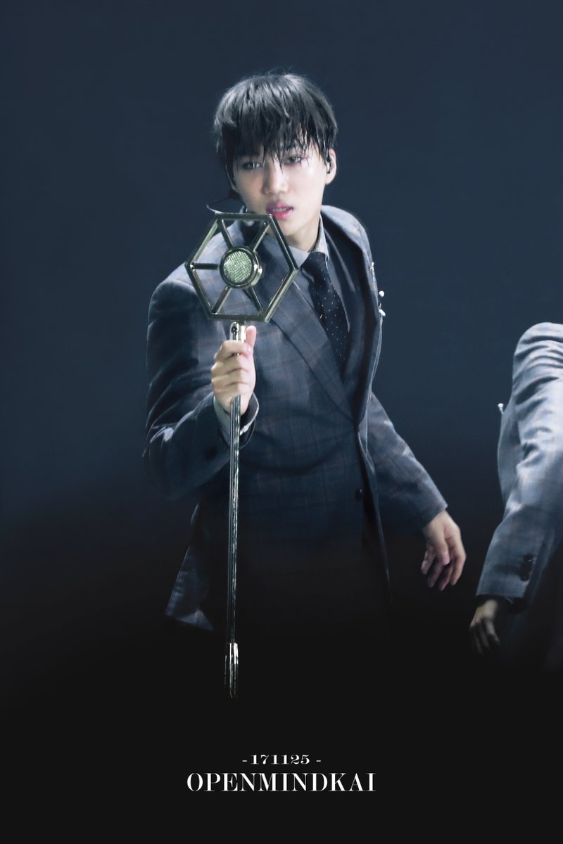 psn_puff's tweet photo. #KAI #카이 #종인  #JONGIN
I want to drink in the street where he lives.
171125 The EℓyXiOn in Seoul
/
https://t.co/IbPUk2JFg5 by #ELLEFEEEE via @c0nvey https://t.co/9IYgqxocTU