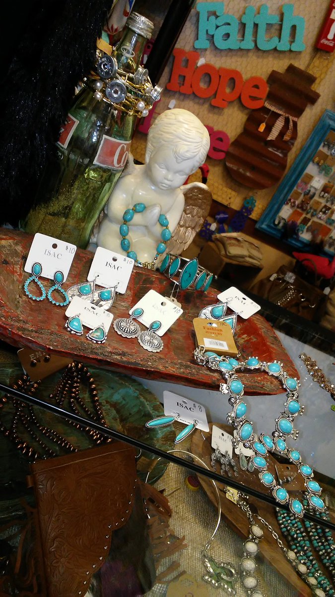 farm_williams's tweet photo. Turquoise is outour thing! Come by and see our new must have arrivals!!  💙😍😍😍 https://t.co/8iMQ4Z6lyb