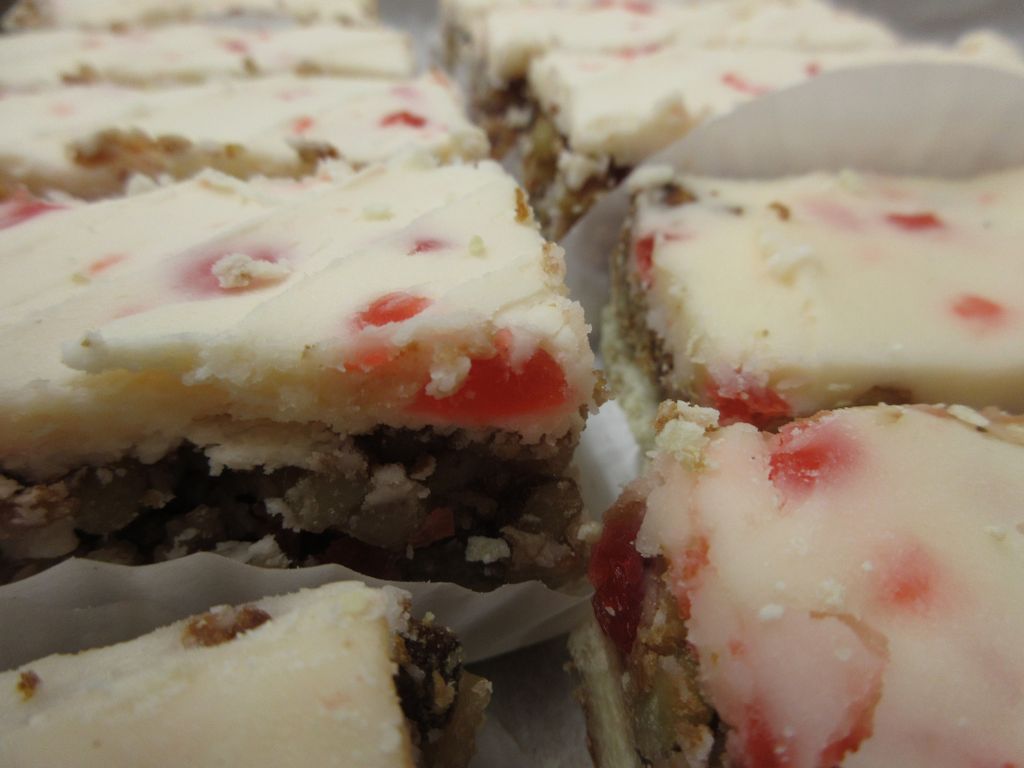 Cherry bars!

#cherrybars #cherry #frosted #baking #bakery #treats #bars #hotovenbakerycafe #cafe #hotoven #toronto #oakville #T.O. #christmas