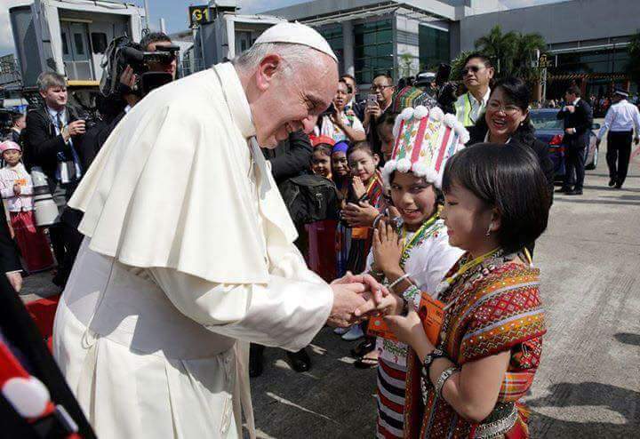 Pope arrived Myanmar,a chin girl paid great respect with her soul.Pope greeted and blessed with Holy spirit,love and peaceto human beings.