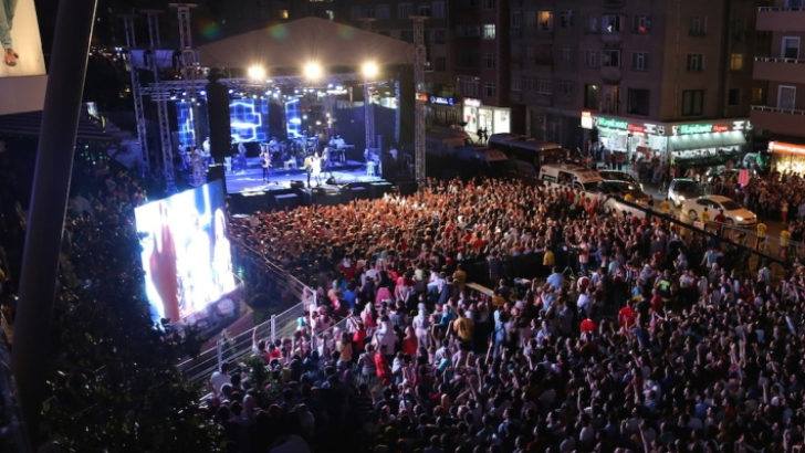 ACorganization's tweet photo. AC Organizasyon AVM Etkinlikleri
Ümraniye CANPARK AVM Açılış Etkinlikleri
SERDAR ORTAÇ KONSERİ
https://t.co/c3i7wdU16u https://t.co/4QR0xVKrcD