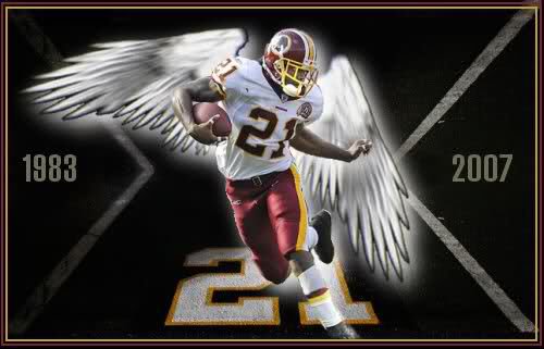 zdilly21's tweet photo. 10 years. Can't believe it's been a whole decade. RIP to my favorite football player of all time ✌🏽👆🏽#DeuceOne https://t.co/uWnKzsDK5e