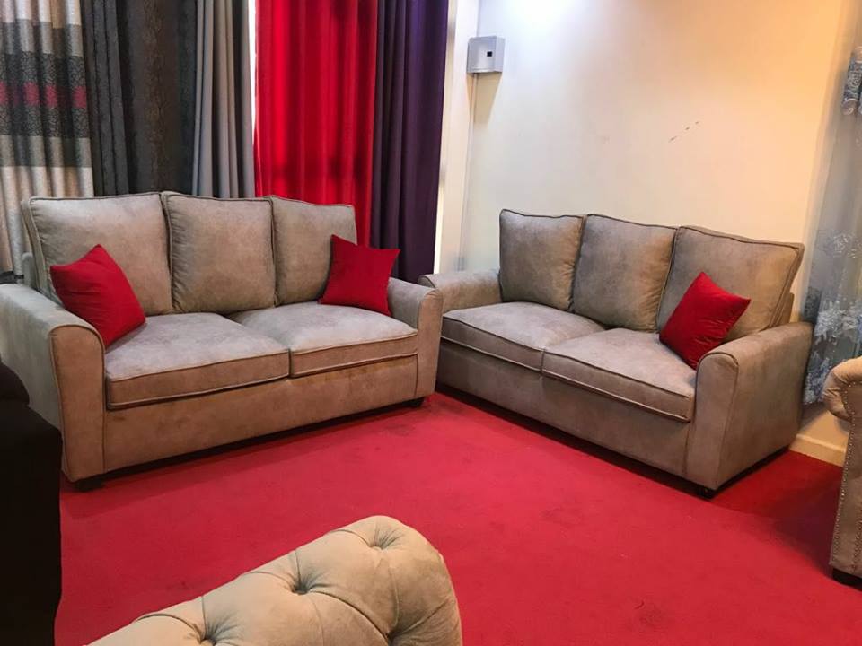 tan_furn's tweet photo. You can never go wrong with a little sparkle of red...

Visit us today at YTL Tigoni Center 6th floor along Ngara road near Total Petrol https://t.co/ZRUfAE4BNX us on 0791708894.or visit https://t.co/f4Zd8IEKXq to place an order.
#tangerineFurniture
#PrinceHarry 
#KCBHeist https://t.co/MHvRJI9ZMe
