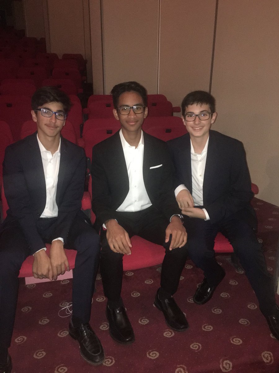 binerasmo's tweet photo. Ready for the show https://t.co/Sgn5HFZVp5