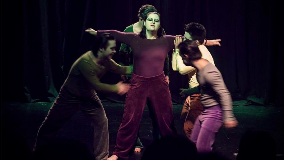 DiversidadProvi's tweet photo. HOY | Obra "Unsale", de la compañía Bendito Teatro.
Una puesta en escena profesional y compuesta por jóvenes actores y actrices con Síndrome de Down. 
La compañía la describe como “un manifiesto poético y un canto a la vida”. 
¡Les esperamos hoy a las 19.00 en Manuel Montt 101! https://t.co/7PBWNnKGu1