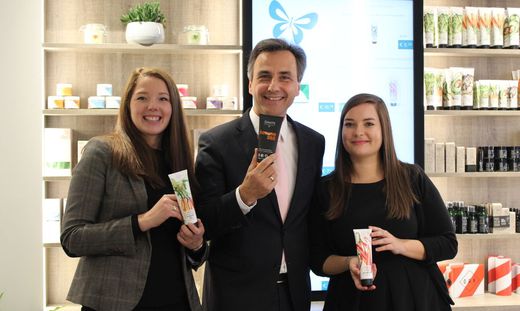 StillAliveCars's tweet photo. #Fashion #Beauty: #ECommerce goes stationär #EccoVerde: Der steirische Versender von Naturkosmetik eröffnet in Graz seine 1. stationäre Filiale https://t.co/Lr6xnvTyr6 https://t.co/t9D3A2HUMU