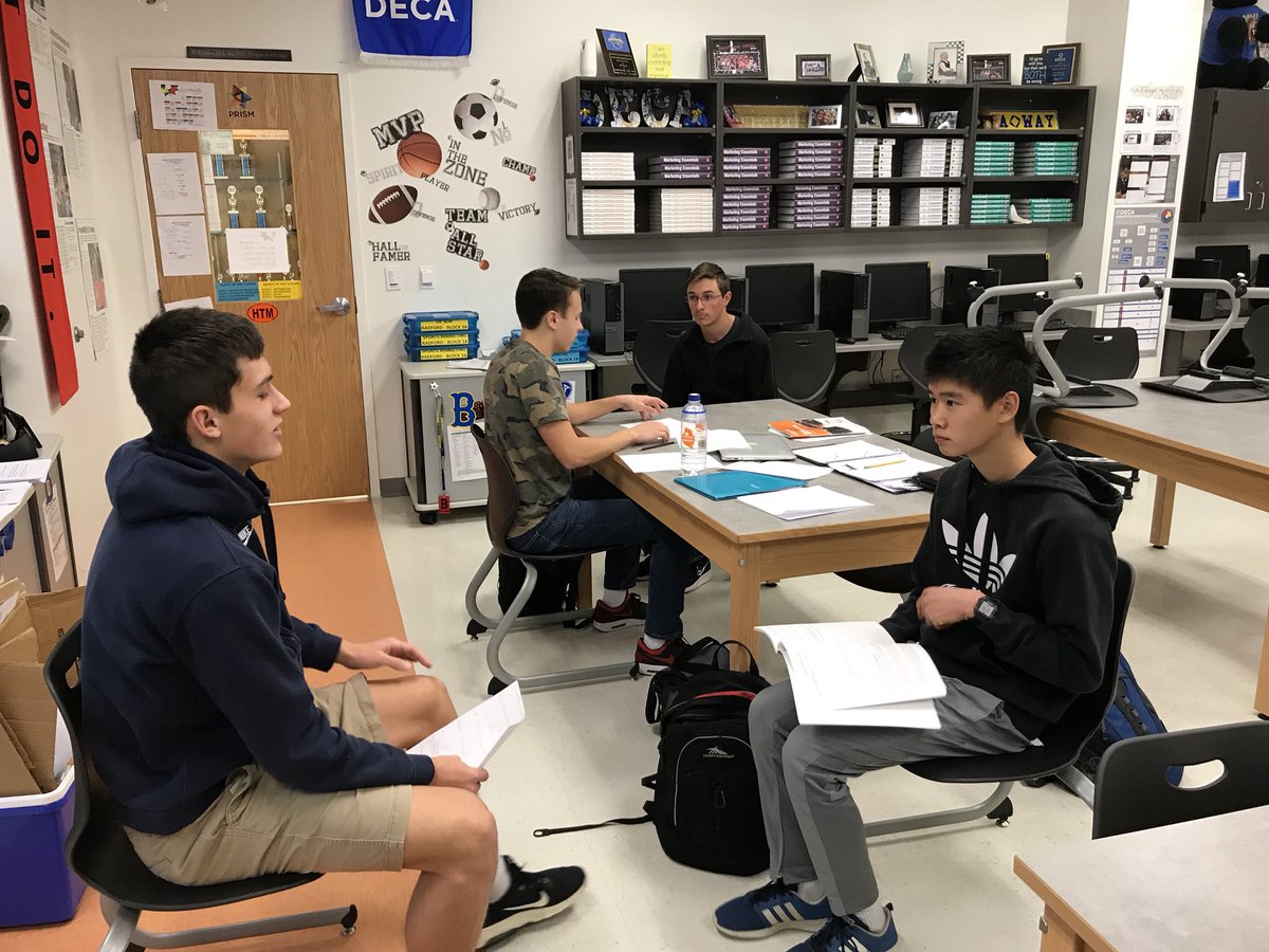 KRadsClasses's tweet photo. Role play practice for @Blacksburg_deca DLC competition this morning! #Limitless2017 https://t.co/mRjZhXuseX