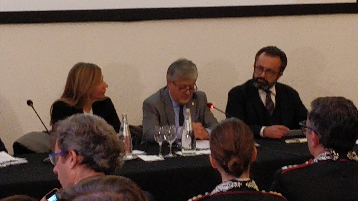 Pro_BOLOGNA's tweet photo. rt BolognaFiere RT MotorShowBo: #GiampieroCalzolari, #Presidente di #BolognaFiere, ringrazia tutti i partner che hanno permesso l'organizzazione del #BolognaMotorShow 2017 e commenta la collaborazione con #Cosmoprof.
#ConferenzaStampa #Bologna #MotorSho… https://t.co/GvSyD7sv6O