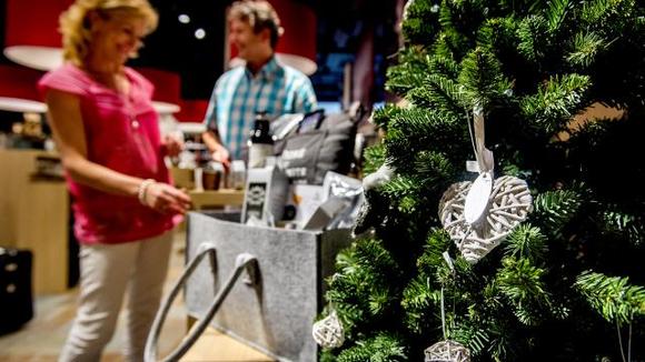 Een #kerstpakket stelt vaak teleur. Weet jij wat je werknemers écht willen? #eindejaarsgeschenk #extraatje  bit.ly/2A96yGN