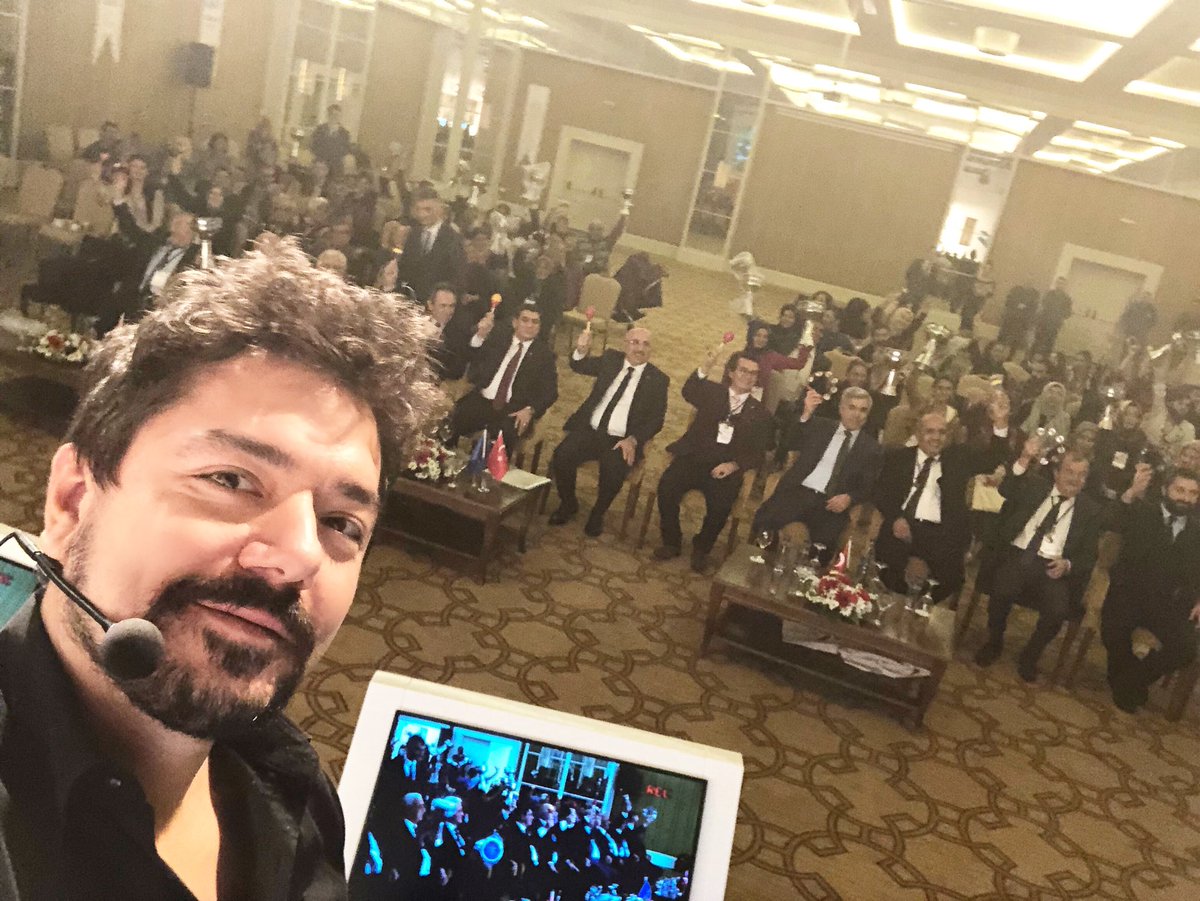 erdemgenc's tweet photo. #Isparta #GüneykentBelediyesi evsahipliğinde düzenlenen, #Roman kamusal haklardan faydalanması, istihdam, toplumsal önyargılar gibi konuların tartışıldığı #İşteRomanÇalıştayı nda#Ritmbox #RitimAtölyesi gerçekleştirdim.🤘🏻😎 #M3Works #takimcalismasi #motivasyon #ritim #ritm https://t.co/Fo08mPOw9s