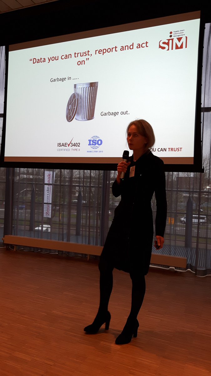 foodlog_nl's tweet photo. Sessie B, Irene Beers van SIM supply chain mngmt over ketens transparant maken met data voor risico management. #flfip https://t.co/Kac57trqGQ