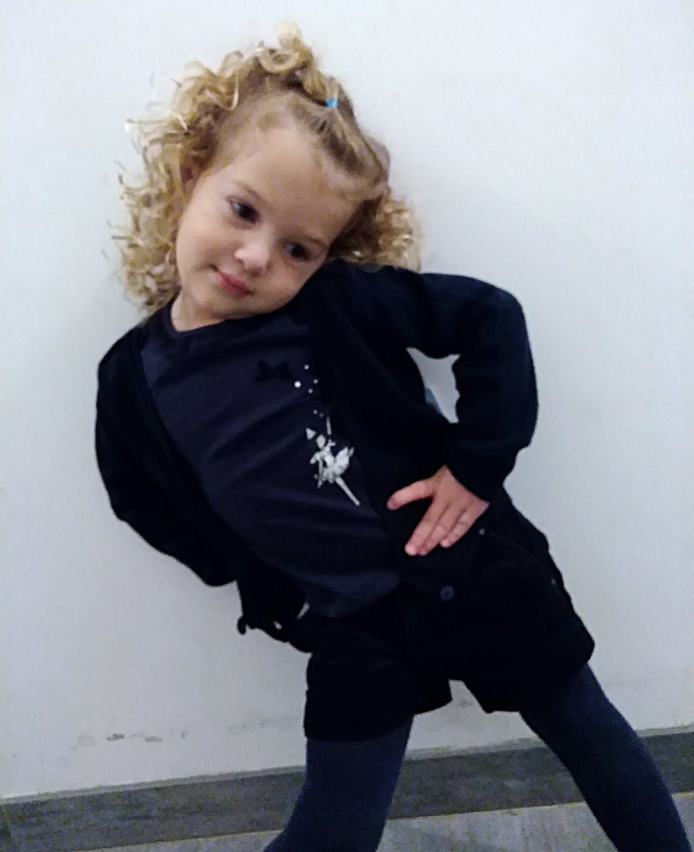 auptitlook's tweet photo. #tenuedujour #lookdujour #lookenfant #modeenfants #mannequin #fashion #cute #sweet #mannequin #lookoftheday #boucledor #adorable #photooftheday #family #happy #smile #mode #look #like #bloggeuse #photography #trendee #sergentmajor @sergent_major_officiel #originalkids https://t.co/FzlCOhcGy7