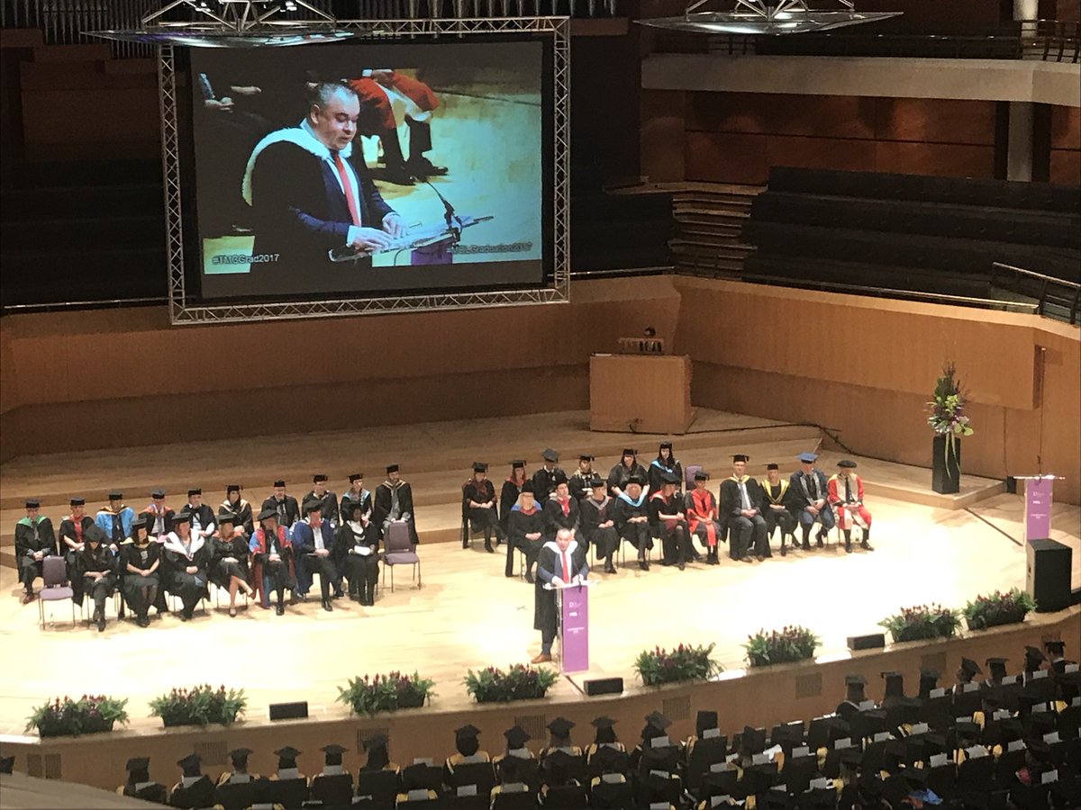 JiarDean's tweet photo. Here is @PeterCoxNovus doing the opening address for our @CIPD L7 graduates #MOLGraduation2017 https://t.co/iF5f46IhR3