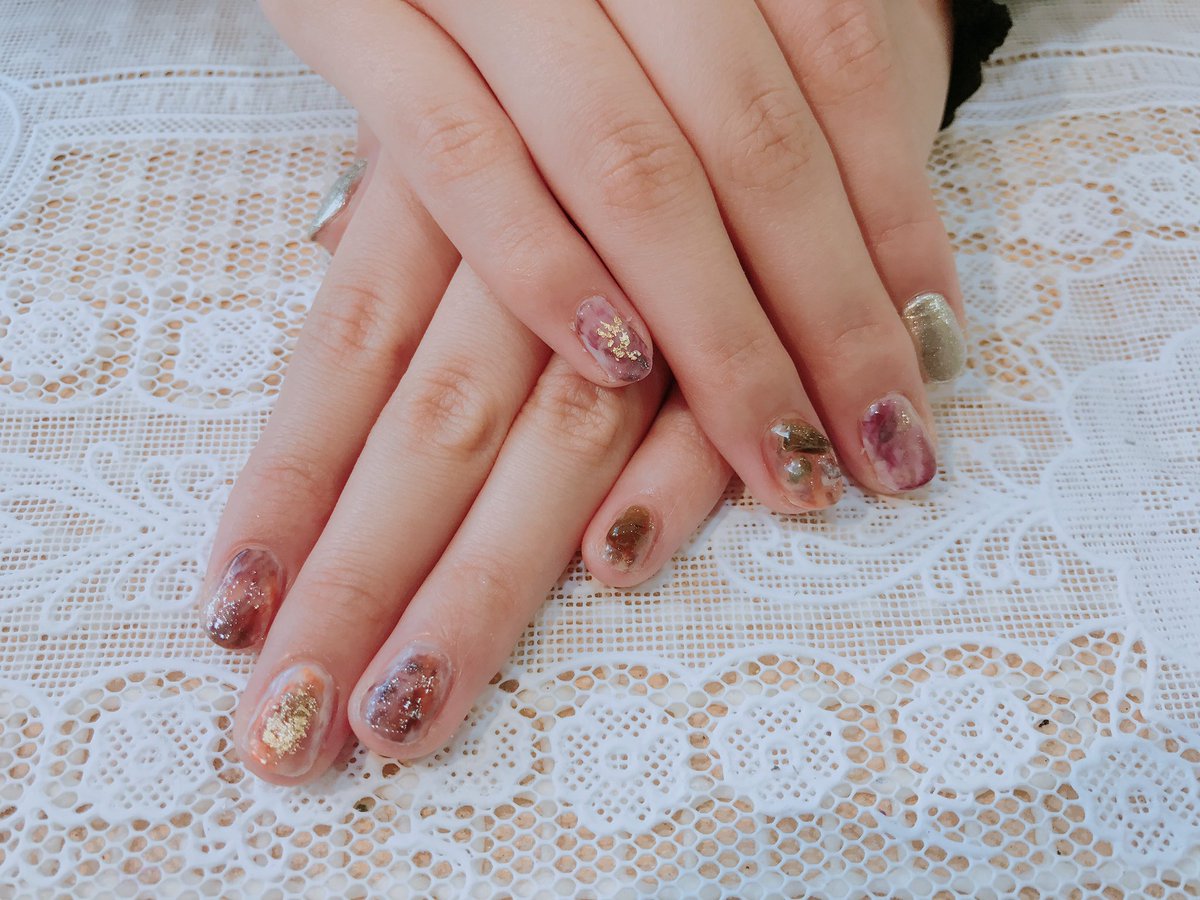 AMiqrw's tweet photo. color ¥2500~
2process color ¥5500~
eyelash ¥3000~
nail ¥4780

12がつの予約は
早めにおねがいします😶❤️
今日も営業後は床に座り込むくらい
クタクタだ��どたのしかった〜〜❤︎ https://t.co/gePYL5Tu7n