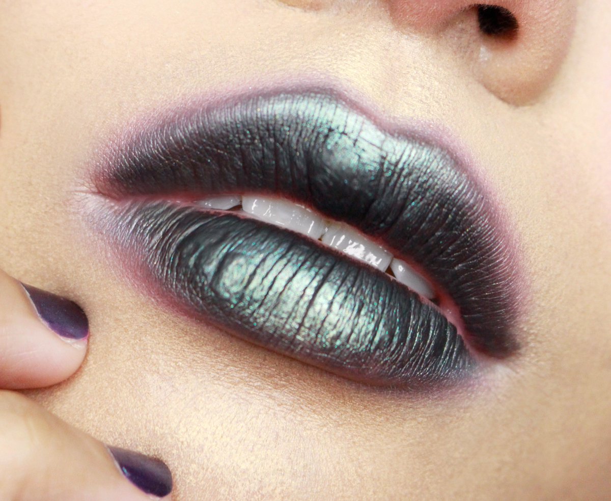 trishaamontero's tweet photo. I tried going to the dark side but mehh I failed hahah so here's my fail wicked fairy look. I actually filmed a makeup tutorial for this but I won't upload it coz the look is shitty 😭😖 but i love how the lips turned out. Well, dark is definitely not my forte =)) https://t.co/KdJSga2isp