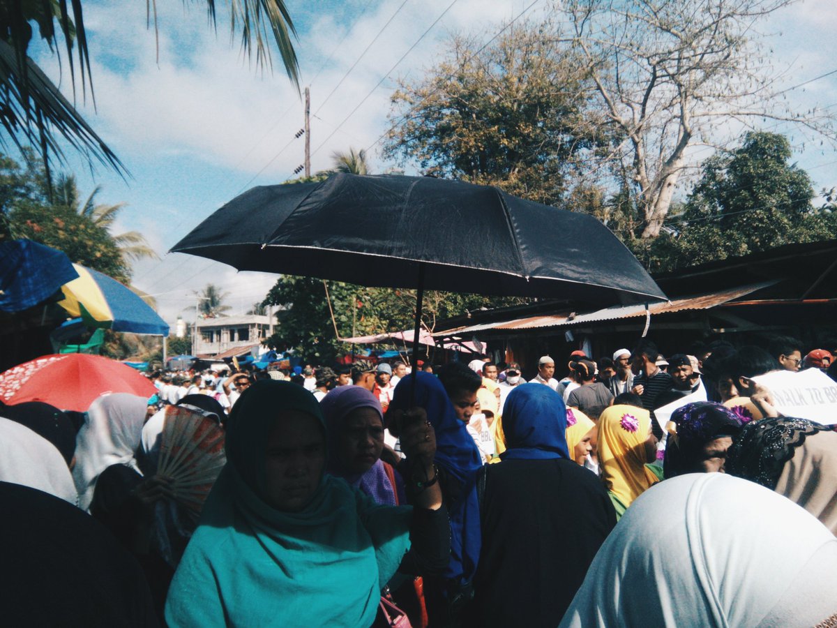 asrapple's tweet photo. today's historic event
#BangsamoroAssembly #SignNewBBL https://t.co/ZR7TdepjFm