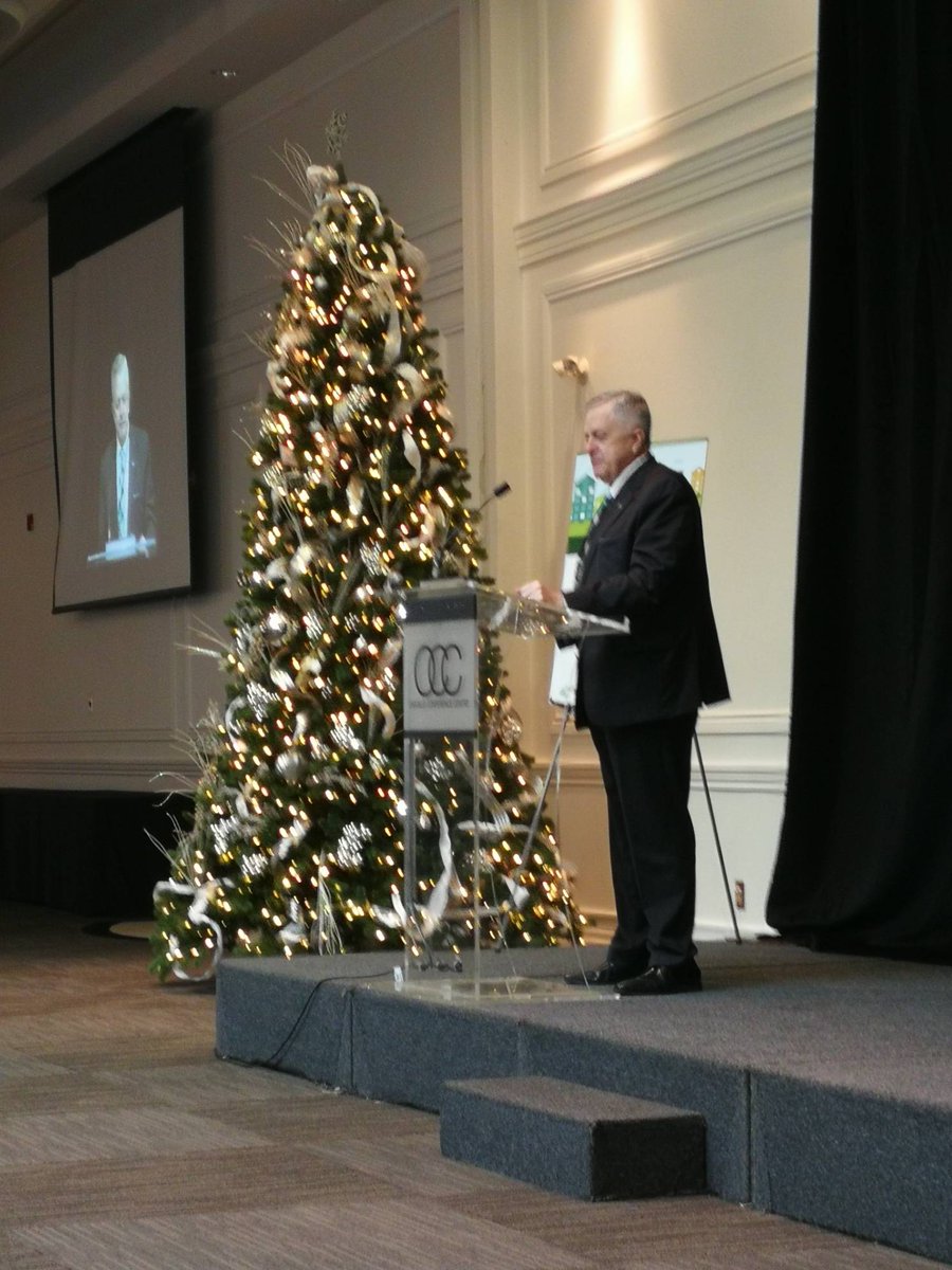 SmartStartHaltn's tweet photo. @OakvilleMayor, #CommunitySafetyandWellbeingPlan champion, takes the stage to deliver remarks this morning. #HaltonCSWP #wellbeing #safety #HaltonPoli https://t.co/9VYMXCCbJT