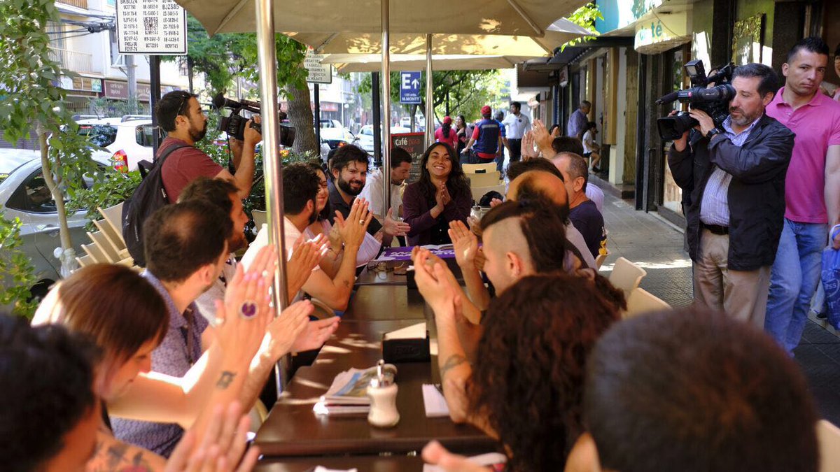 la_convergencia's tweet photo. Hoy @ConySchon @JorgeSharp @gabrielboric nuestros Diputados y Cores electos, Concejales, Pdtes de Fed Estudiantiles y Dir Sociales, se reunieron como parte de las diferentes instancias de deliberación de cara a la 2da vuelta. https://t.co/2DaeAByG8G