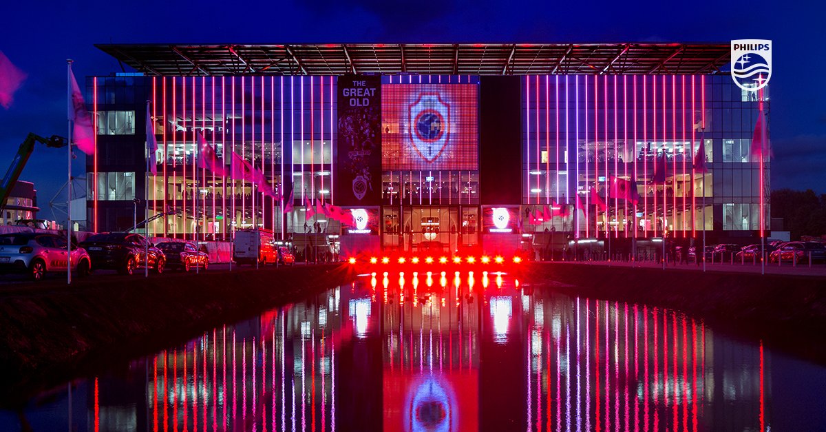 SignifyCompany's tweet photo. During Saturday’s game more than 50,000 @PhilipsLight #LEDlights lit the @FCAntwerp #stadium facade. The venue demonstrated its #smartlight upgrade through a #lighting show including the illumination of its façade and the inside of the stadium. The lighting spectacle was dazzling https://t.co/6fxajo0Yc5