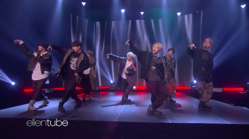 chmpapplee's tweet photo. WATCH: #BTS Wows With 1st TV Performance Of Chart-Topping “MIC Drop” Remix On “The Ellen DeGeneres Show” https://t.co/aMGkBKXRXs by #RAPMON_PH via @c0nvey https://t.co/qgyz0ltajX