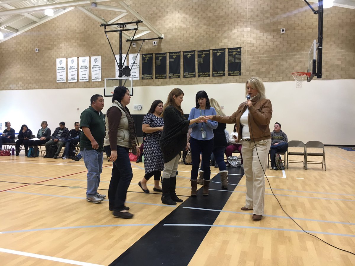 GuidingOutcomes's tweet photo. Our awesome @PixleyUSD teachers receive their #techbadges for implementing #technology and #learnedskills in the #classroom from past #PD @ElickHeather https://t.co/yx8HQfluJP