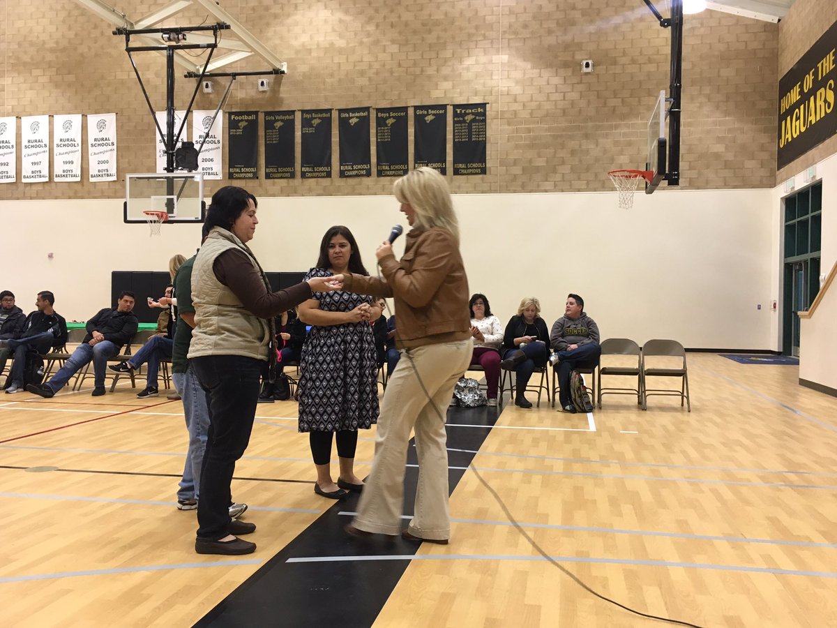 GuidingOutcomes's tweet photo. Our awesome @PixleyUSD teachers receive their #techbadges for implementing #technology and #learnedskills in the #classroom from past #PD @ElickHeather https://t.co/yx8HQfluJP