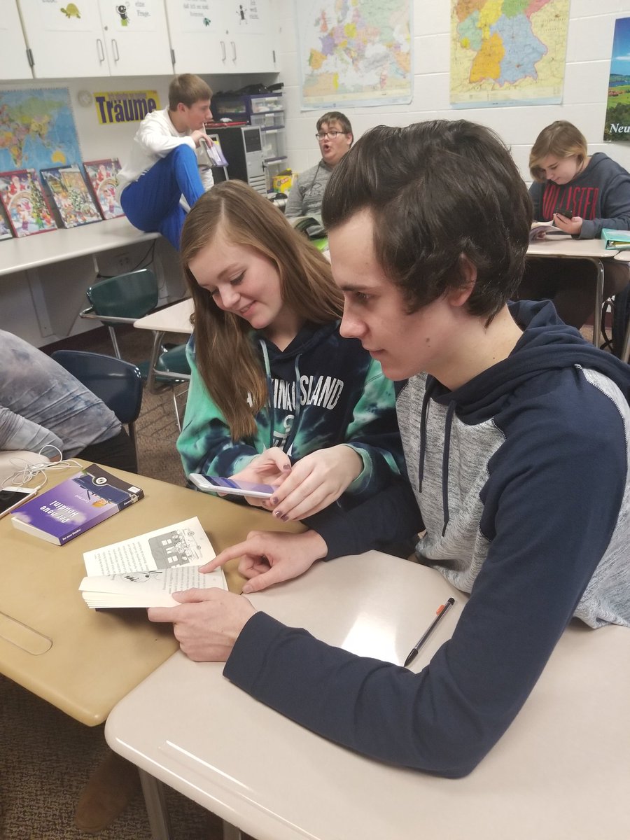 nancyrcol's tweet photo. Digital scavenger hunt today! @aatgonline #findevidence #comprehension https://t.co/9lGnBCI43k