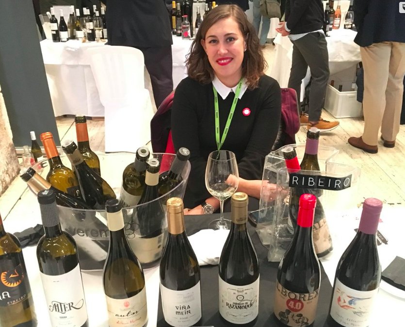 Las bodegas de #Galicia apuran las últimas horas de <a href="/Verema/">Verema</a> #Barcelona, donde nuestras #variedades sorprenden y enamoran a partes iguales. "Una locura", nos cuentan 👇 #BébeteGalicia
mas.farodevigo.es/vinos-de-galic…