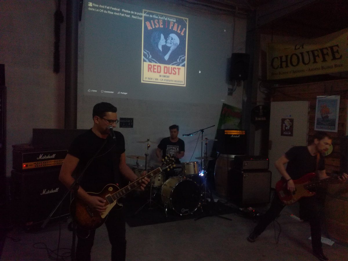 C'est lundi mais pas pas le temps de déprimer ! Le groupe Red Dust joue en afterwork à la Minute Blonde de Bessines. C'est now!!!! Festival off du #Riseandfall79 #Niort