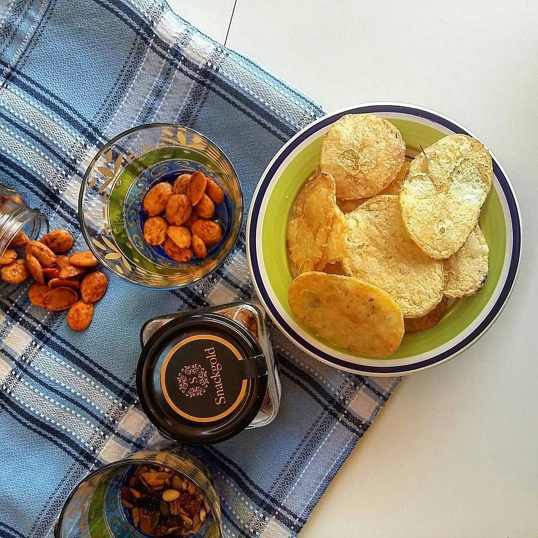 Snackgold's tweet photo. Do you want to surprise your guest? Choose #Snackgold! You have to choose #different to be #special! 
We #chip the world with the best flavours ever

#Truffle #Caviar #Raspberry #HimalayaSalt #IberianHam #SpanishProducts #Spain #Chipslover #gourmet https://t.co/Udgfx1CrUn