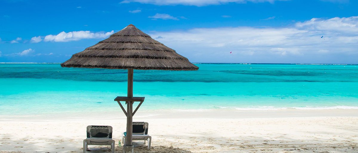 Grace Bay Beach in the #turksandcaicos was voted as number 1 out of 1800 beaches in the world, in what is being called the most definitive list of beaches ever assembled. The selection was made by 600+ of the world's top travel professionals. Read more: bit.ly/2zsEOcC