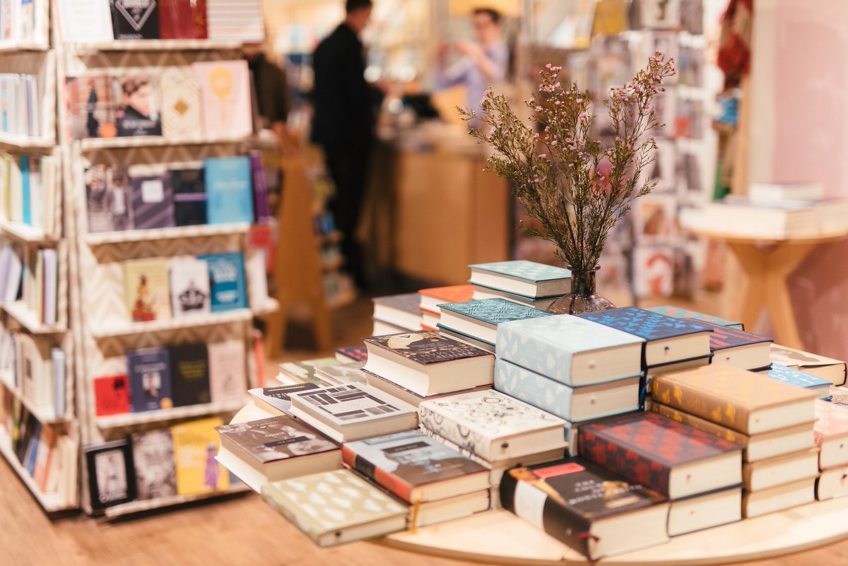 thebookseller's tweet photo. .@Waterstones unveils five new upcoming bookshops and plans to open more in 2018: https://t.co/rB1FQydoWw https://t.co/jdPIWcPe0m