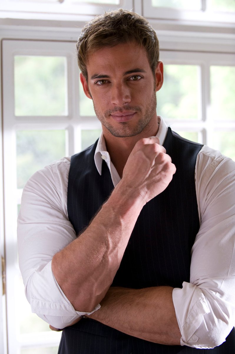 SBT_Novelas's tweet photo. Muito recorrente nas nossas NOVELAS DA TARDE, os Alessandros ARRANCAM suspiros! Seria esse um típico nome de GALÃ? Qual  Alessandro que já passou pela nossa telinha é o seu favorito? Conta pra gente 💟😄 #FeridasDeAmor #Rubi #OQAVMR #Sortilégio https://t.co/pPEYmoP7Gp