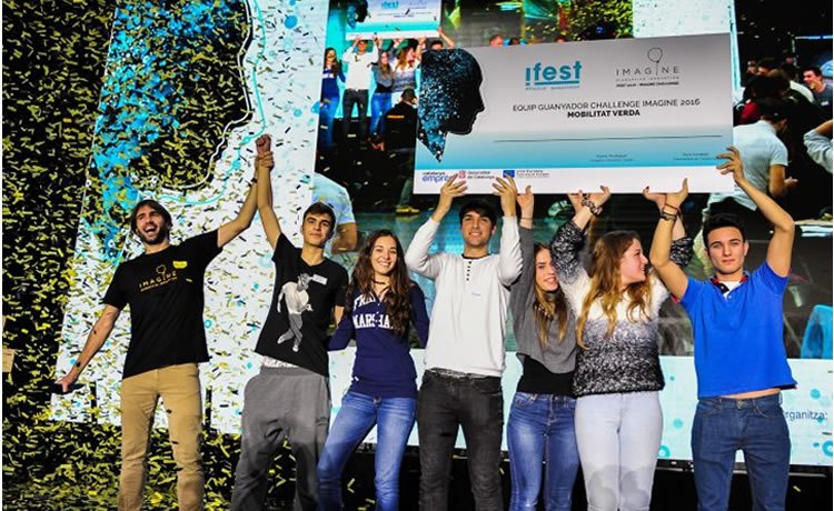 bizbarcelona's tweet photo. ¡Ya está aquí el #iFestCat! La fiesta para aprender a #emprender, el próximo 30 de noviembre. @emprencat https://t.co/xSndlx4YSA https://t.co/YZURL6uHNA