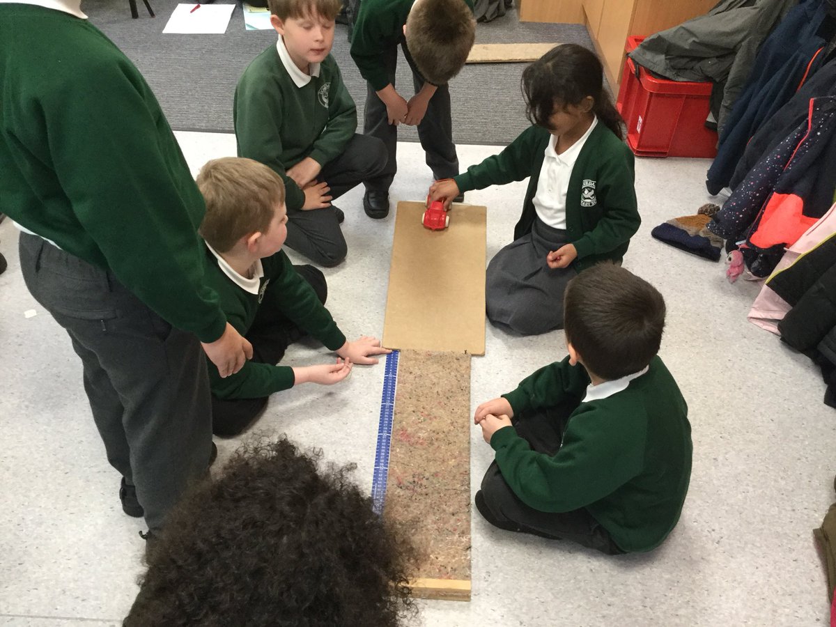 DovedaleY3's tweet photo. Y3B are scientists. We have been testing the resistance of different materials #y3scientists @DovedaleY3 @DovedalePrimary https://t.co/UUtIbFcOdt