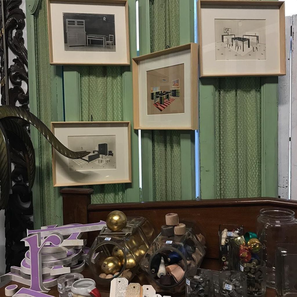 CrazyArtMilano's tweet image. Stampe di interni per i cataloghi del mobilificio Antonio Ferretti degli anni 30 e oggettistica varia per fare dei pacchetti natalizi dal sapore retrò. Nei prossimi giorni ve ne farò vedere qualcuno di quelli che abbiamo realizzato come esempio. 
#crazya… ift.tt/2zGAGtz