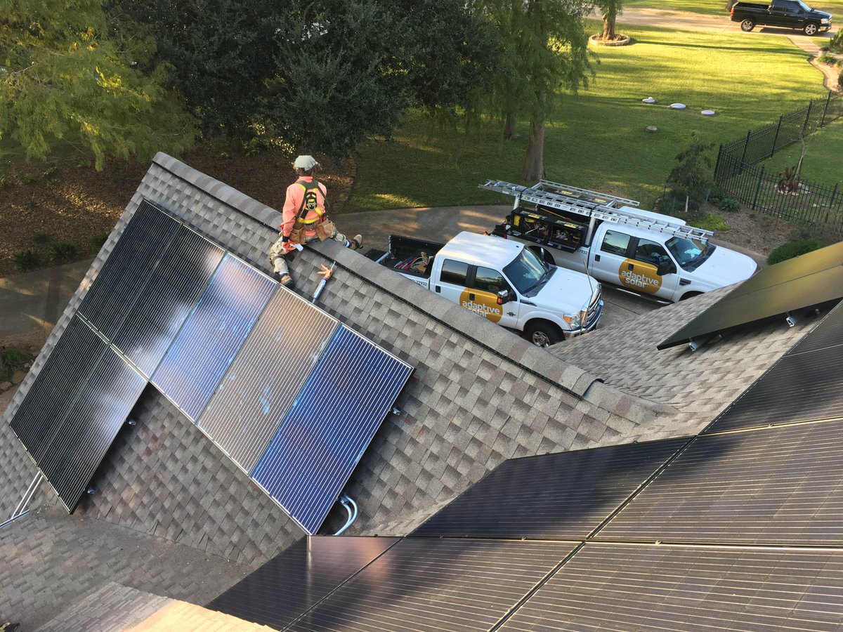 adaptivesolar's tweet photo. It the most wonderful time of the year! Our installers are out in full force making sure your systems are ready by the #newyear. #countdownto2018 #solarlife #happyholidays #solar @MissionSolar @SolarEdgePV https://t.co/Nz1ty0clav