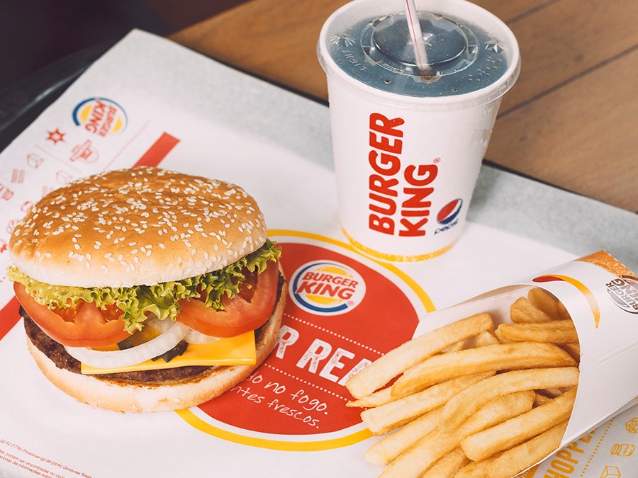universovarejo's tweet photo. Abertura de capital do @BurgerKing no Brasil deve movimentar até R$2,5 bilhões: https://t.co/YqK8Bo6GqC #IPO #Franquias #Franchising #Economia #BurgerKing https://t.co/bNdk9sejF7
