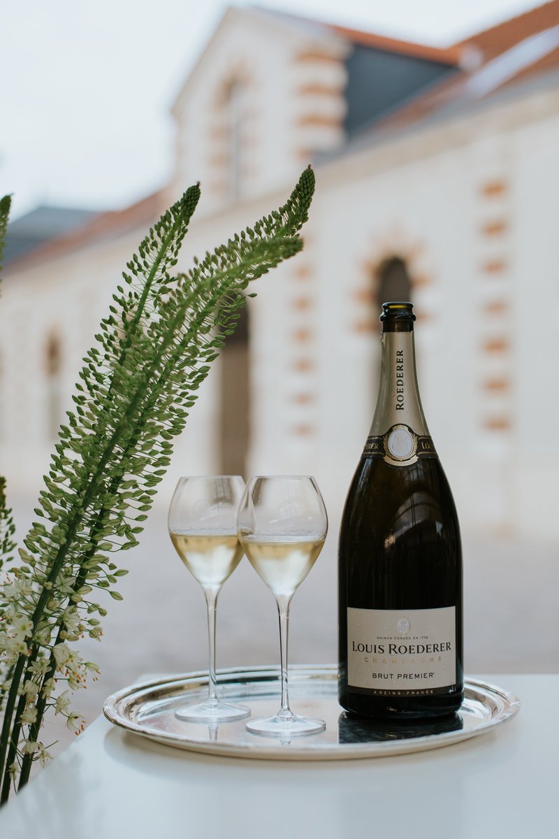 Venez à la #dégustation offerte de #Champagne <a href="/LouisRoederer_/">Louis Roederer</a> Brut Premier jeudi 07/12 dans notre magasin LAVINIA Madeleine de 14h à 19h !