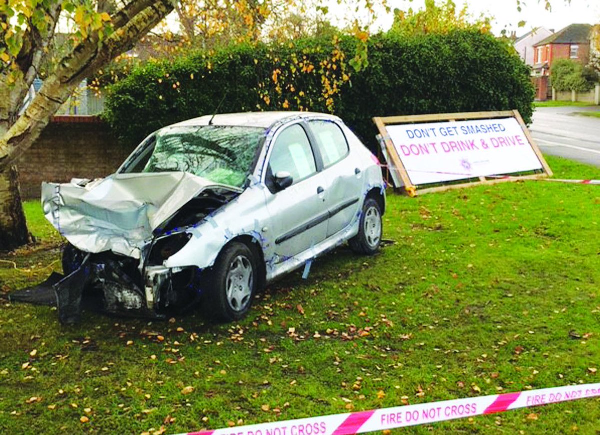 Great work by <a href="/StrattonFire/">StrattonFireStation</a> in promoting the 'don't drink &amp; drive message' - dwfire.org.uk/news/crashed-c…
