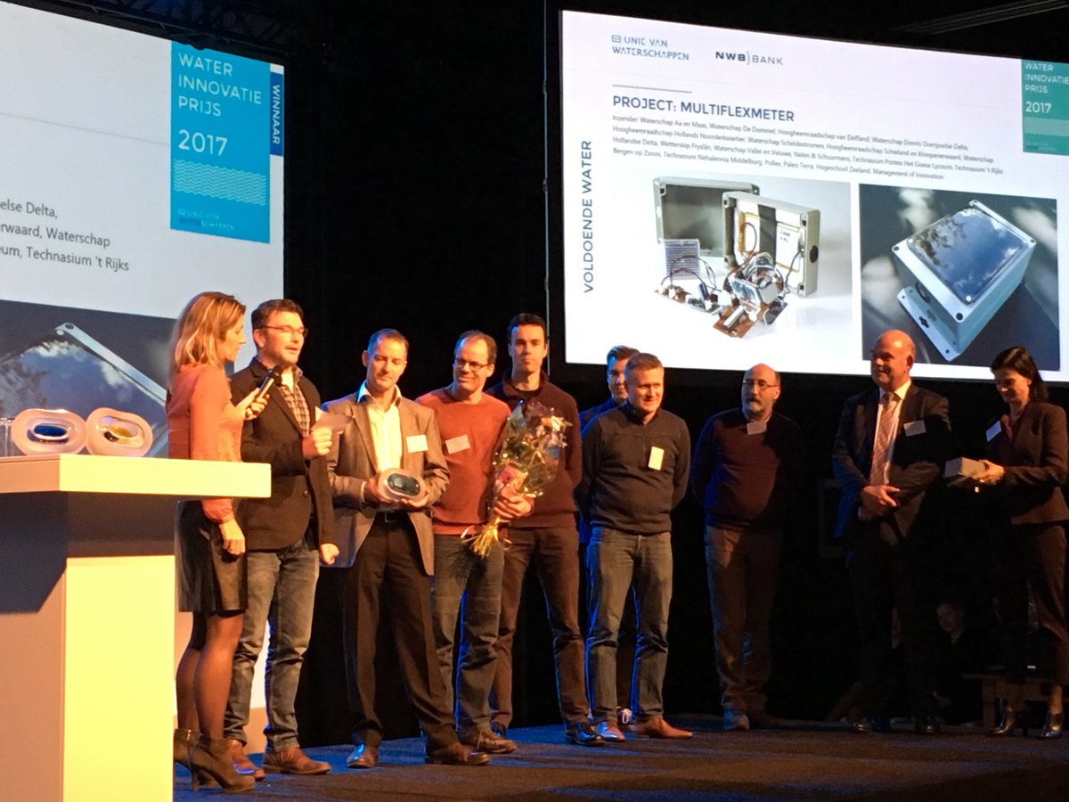 waterschap's tweet image. Yes! De multiflexmeter wint de waterinnovatieprijs in de categorie Voldoende Water. Trots op onze mannen. Dank aan iedereen die eraan heeft meegewerkt! #waterinnovatieprijs #multiflexmeter. Straks horen we ook of we de publieksprijs hebben gewonnen #spannend