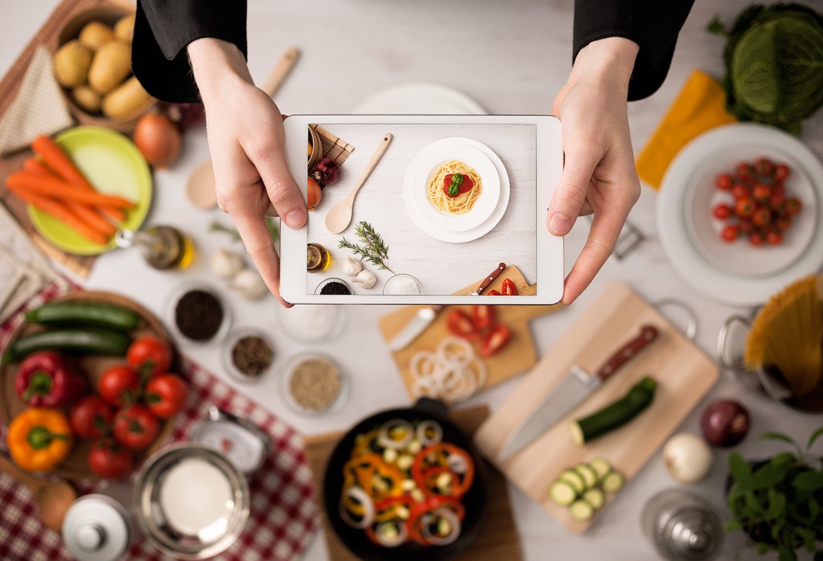 theeyemenu's tweet photo. Menu change? No problem. Update, add or remove any dish in minutes with the digital #eyemenu π₯ͺ you can say goodbye to printed menus π #menu #dining https://t.co/0d7tc9dh0R