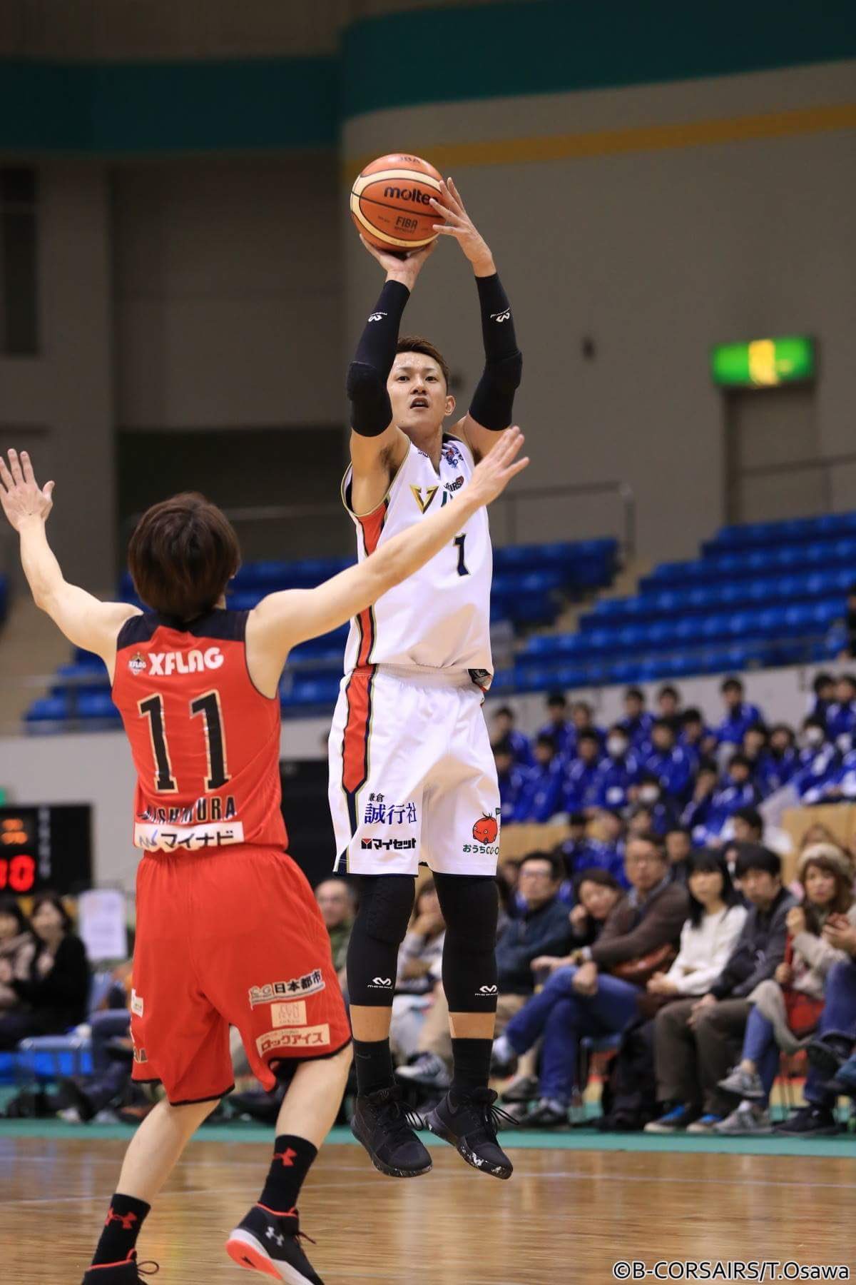 コ*ン様 川村卓也選手 サイン入りバスケットシューズ 連載】“破天荒Bリーガー”川村卓也の「意趣タク逸」Vol.04 B
