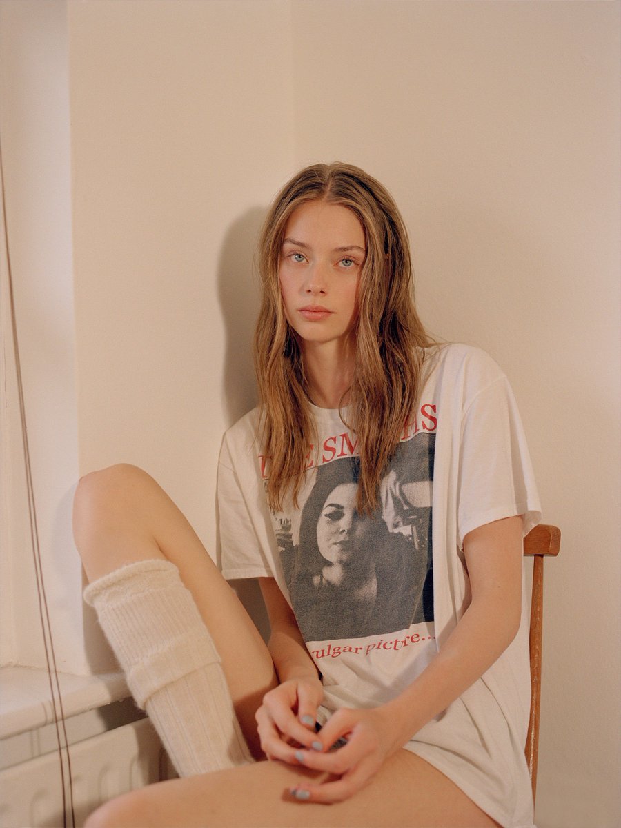 YOUNG AND BEAUTIFUL

Lauren de Graaf ถ่ายโดย Annie Lai
ลงนิตยสาร Wonderland ฉบับ Autumn 2017